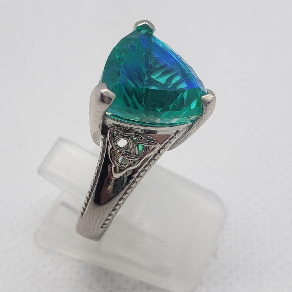 NWOT Host Pick Gorgeous Peacock Quartz Solitaire Ring - Picture 4 of 5